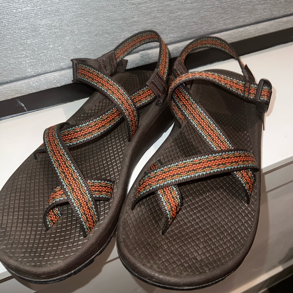 Men’s Size 8 Chaco Sandal with Toe Strap